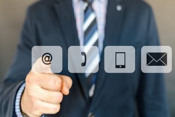 À l’heure où tout est connecté, le service client se met lui aussi à la page en se rendant facilement accessible grâce au petit bouton connecté.