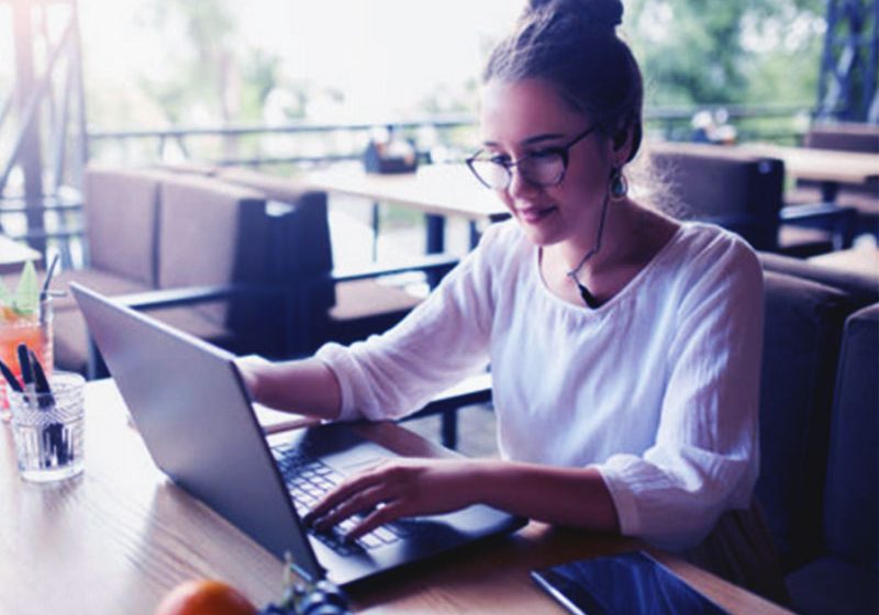 Optimiser la relation client implique une accessibilité permanente. Grâce à la communauté Ibbü, es entreprises ont du personnel en renfort pour officier durant les temps morts.