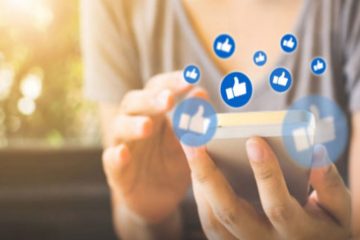 Les réseaux sociaux tels que Facebook ou Twitter, entre autres, permettent aux firmes, notamment en France, de se faire connaître et d’acquérir des clients.