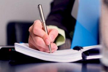 Dans le milieu professionnel, il est primordial d’avoir une orthographe irréprochable. Cependant, ce n’est pas toujours le cas dans la relation client.